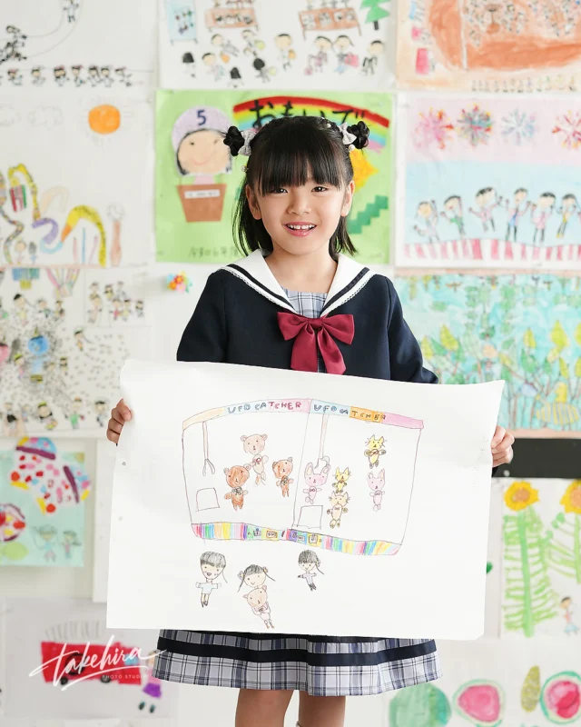 卒園入学記念フォト
素敵な一枚をあなたに♬

.: * .。○・。.。：*。○。：.・。*.○。・.: * .

大切な時間は写真の中に
「記念日・しあわせ・今の自分」
素敵な時間を楽しく撮影いたします。

家族写真はもちろん、出張撮影
成人式、マタニティ、ニューボーン
宮参り、バースデー、七五三、10歳、入学、卒業
子どもから大人まで各種記念撮影を行っております。

広いスタジオには洋風・和風、シンプルな背景もあります。
着付室完備で雨の日も安心して撮影できます。

ペットと一緒の撮影も承ります！

当店にある衣装について
お宮参り、七五三、卒業袴など
12歳までのお子さま用衣装を取り揃えております。
撮影した衣装でおでかけできます。

卒業袴衣装セットプラン、成人式着物セットプランもございます。

プロフィールのリンクから
ホームページで各種プラン・衣装をご覧ください
なお、LINEトークで簡単に撮影予約の申し込みができます

#高知写真撮影 #香美市 #土佐山田町  #kamica 使えます